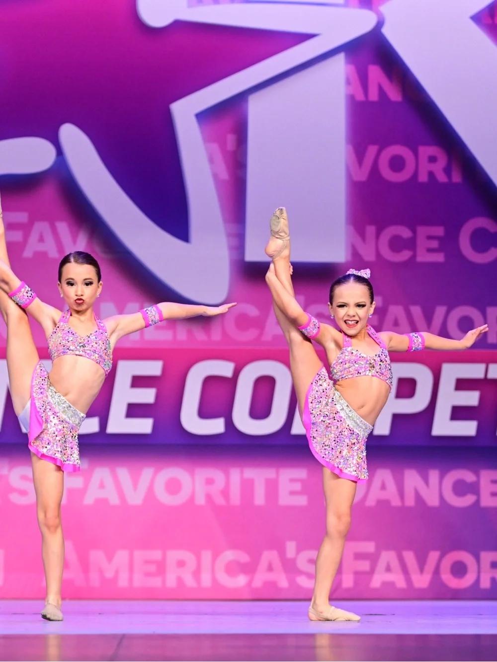 Pink Sequin Kids Dance Costume Set with Skirt and Wristbands